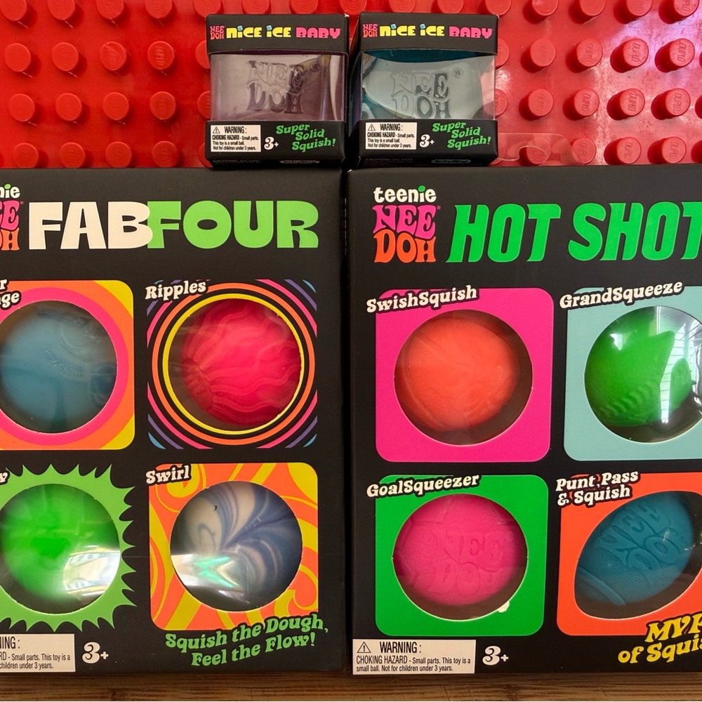 NEW!! NeeDoh Hot Shot & Fab Four Set with two nice ice babies!